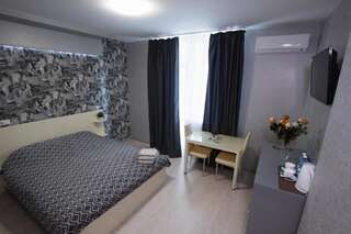 Апартаменты East Residence Киев Двухместный номер Делюкс с 1 кроватью и балконом-3