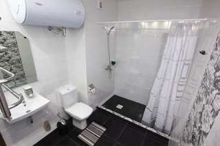 Апартаменты East Residence Киев Двухместный номер Делюкс с 1 кроватью и балконом-7